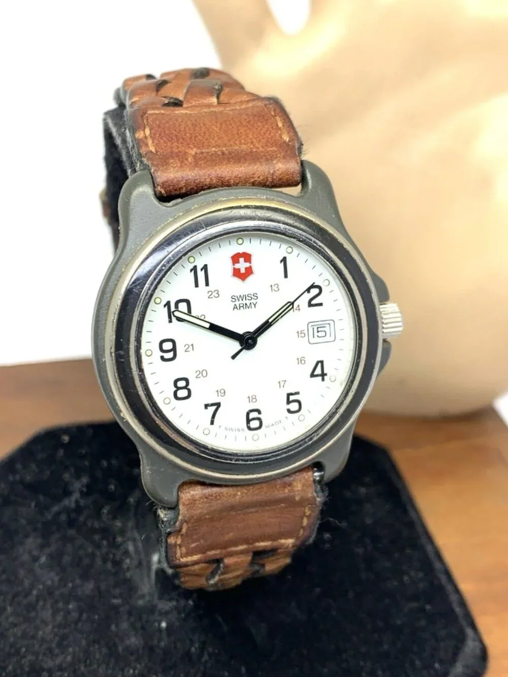 Victorinox Swiss Army Unisex Field Watch Quartz White Dial Brown Leather 34mm